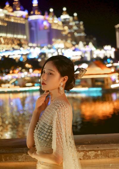 艹大逼_国产剧免费播放