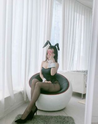 漂亮的老婆电影_BD英语在线手机播放